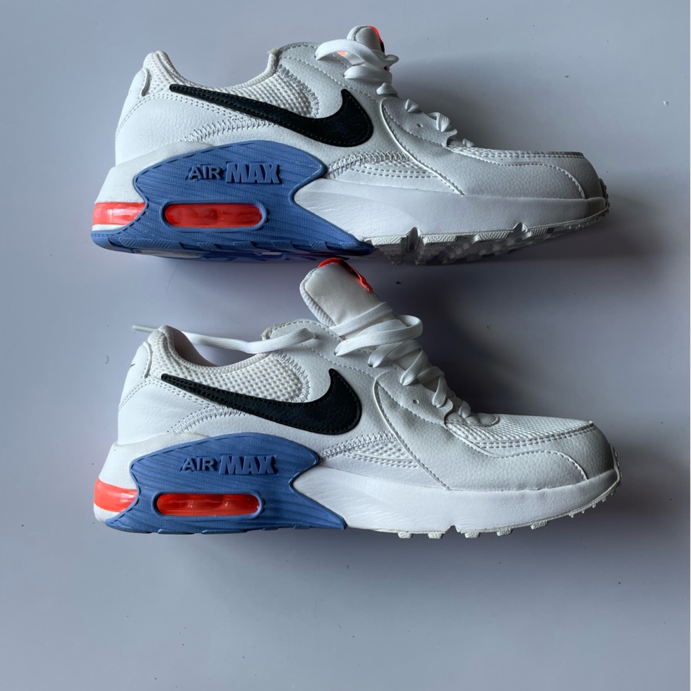 Nike Air Max Excee women's shoes size 10 (U.S.)